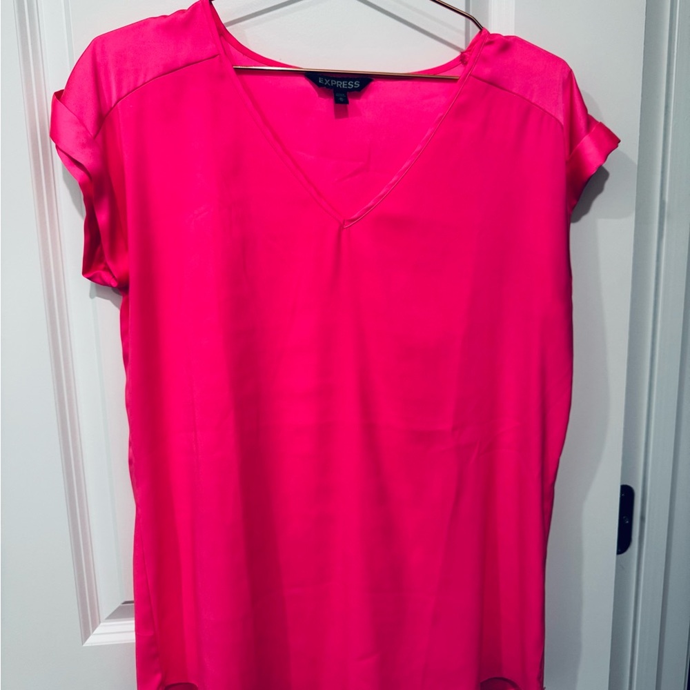Express Hot Pink V-Neck Blouse 👚 ✨